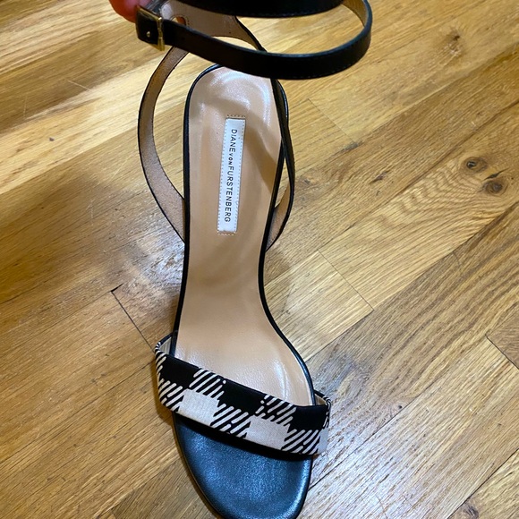 Diane Von Furstenberg Strappy Sandal - Picture 4 of 11